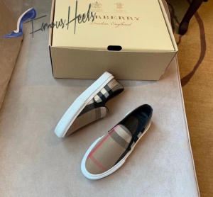 Burberry Flat espadrilles BBRFES47657899 